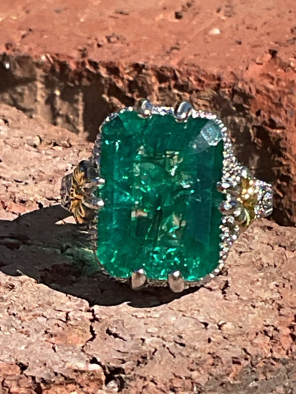 Huge Emerald Silver/Rhodium Ring 8